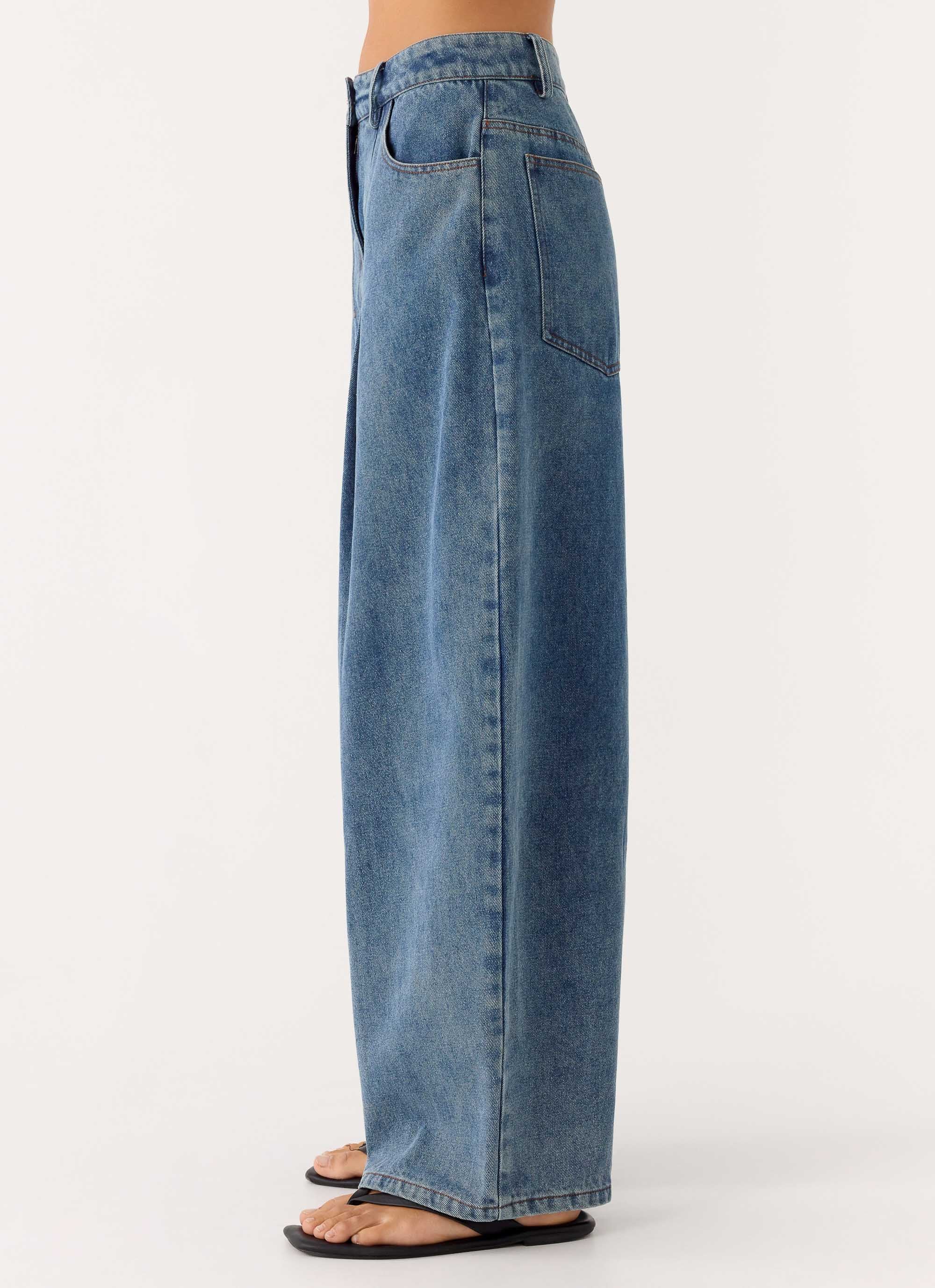 Zayn Pleated Jeans - Light Wash Blue - Image 2